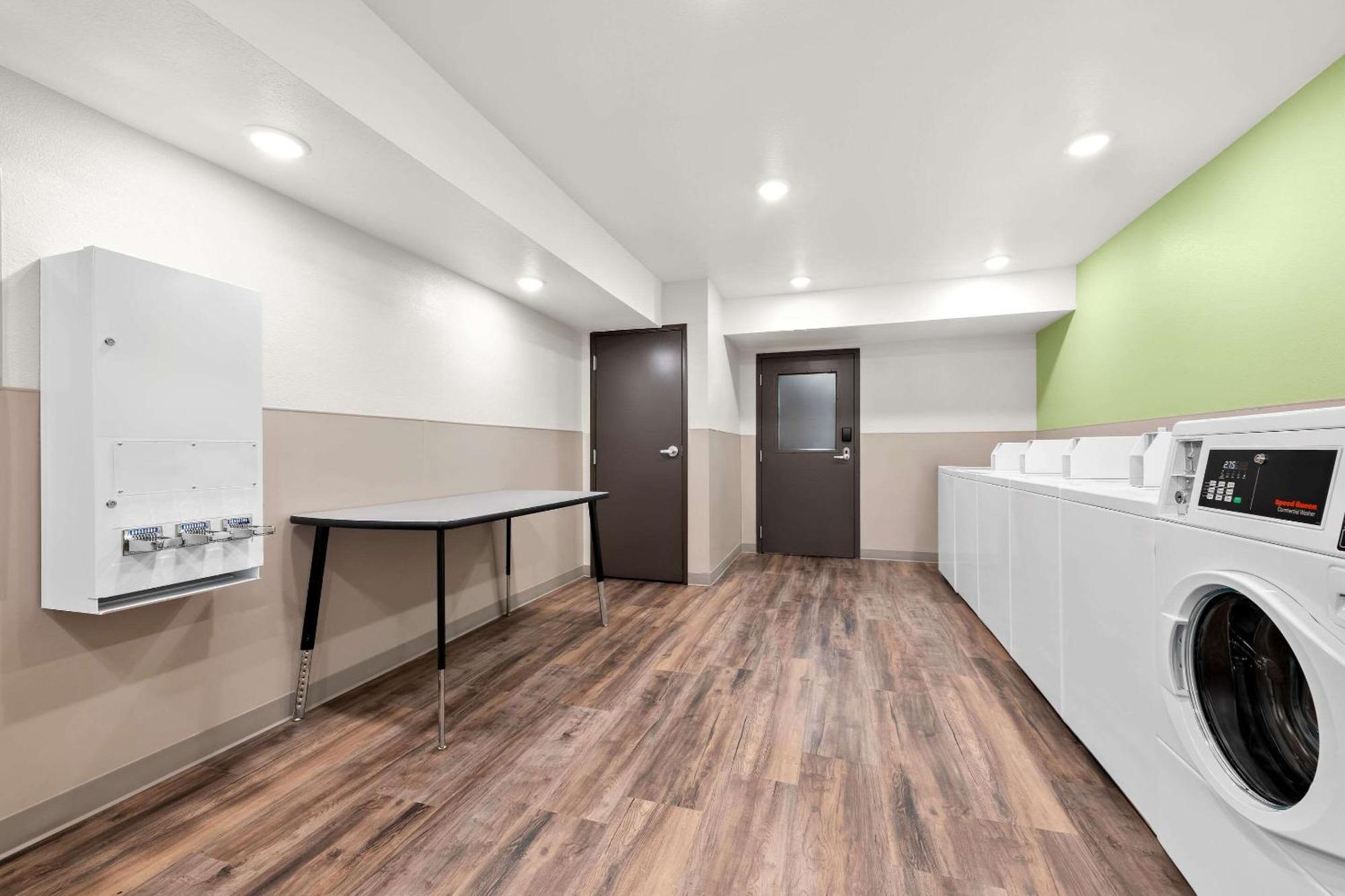 Woodspring Suites Huntsville - Research Park Екстер'єр фото